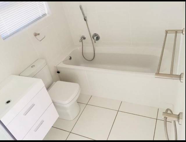 1 BEDROOM APARTMENT FOR SALE IN FOURWAYS